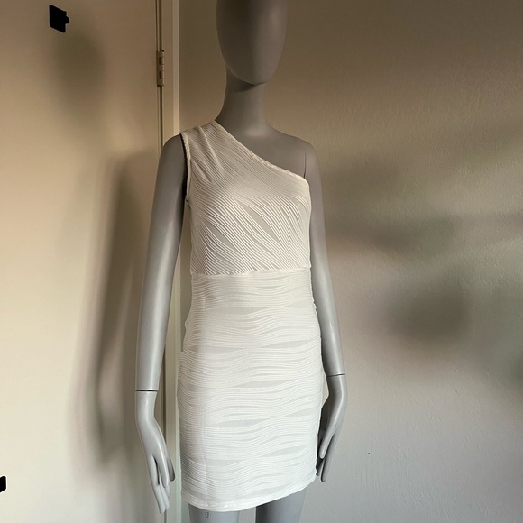 Update: SOLD! NWOT white one-shoulder dress - Picture 4 of 8